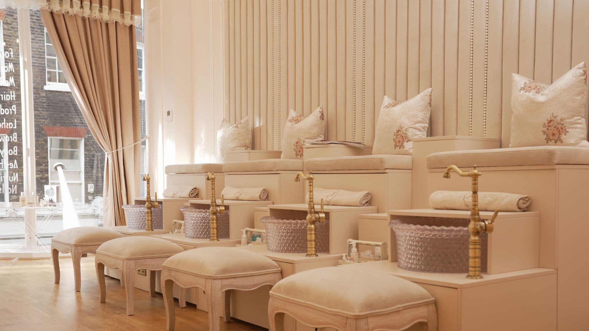 Maison DE POUPÉE Banner